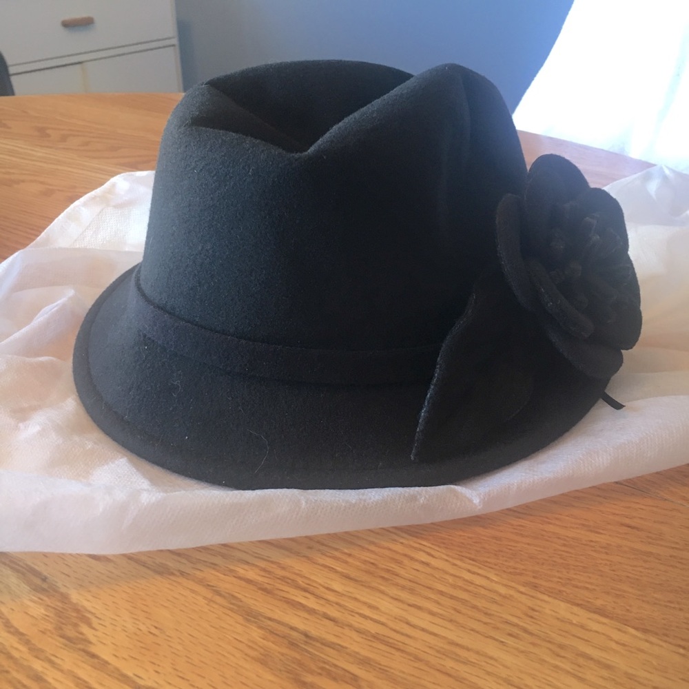 New felt hat